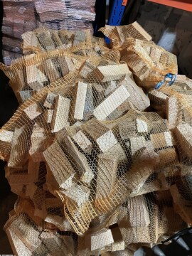 Bukové dřevo pytlované 15 Kg 1 rok  5 + 1 zdarma